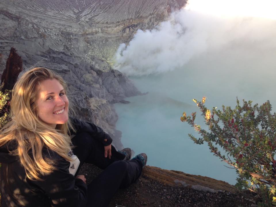 Hiking Mount Ijen in Indonesia Kuta Beach, Indonesia | One month backpacking in Indonesia | Art Therapy with Kimberly